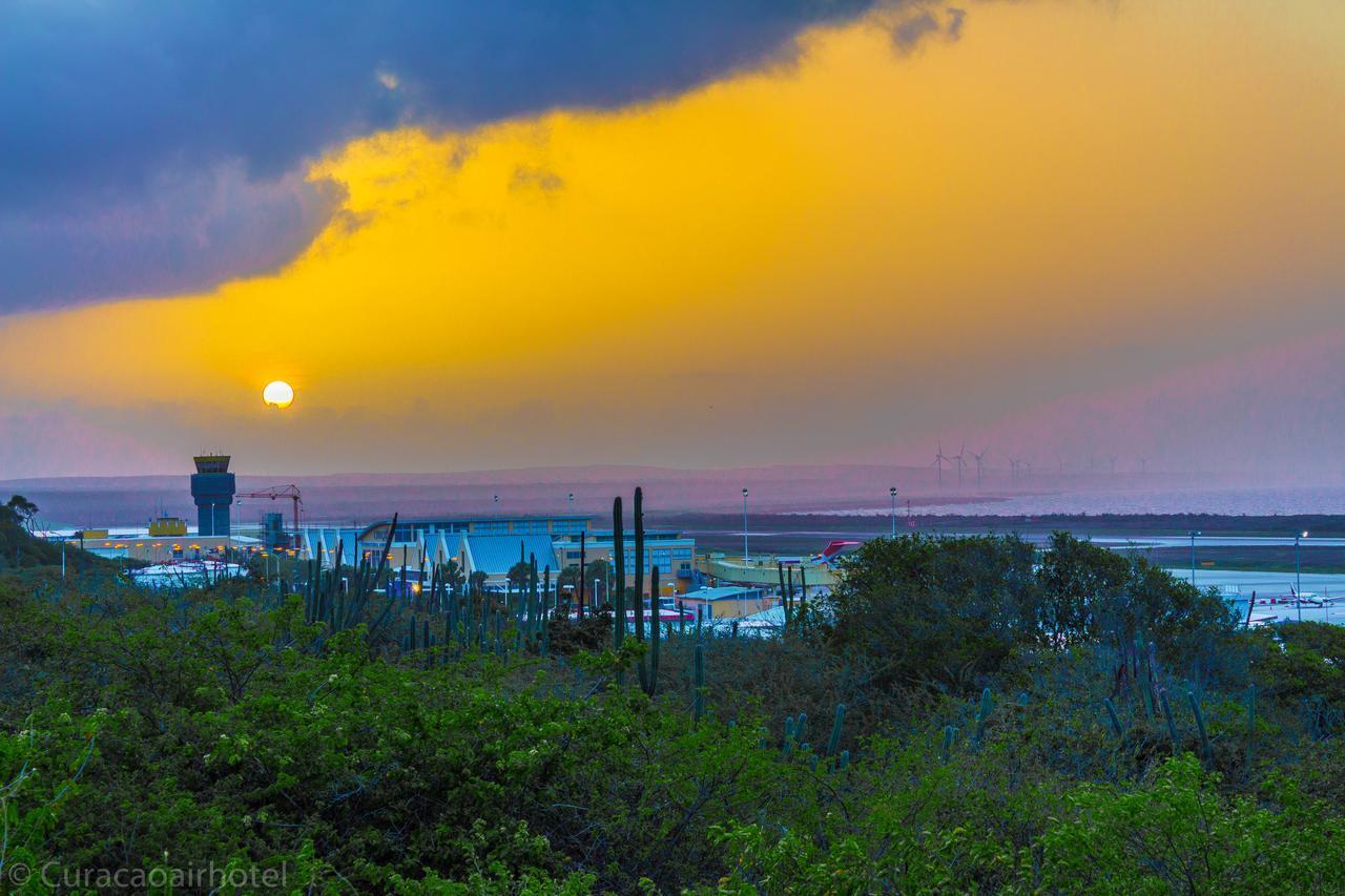Curacao Airport Hotel วิลเลมสตัด ภายนอก รูปภาพ