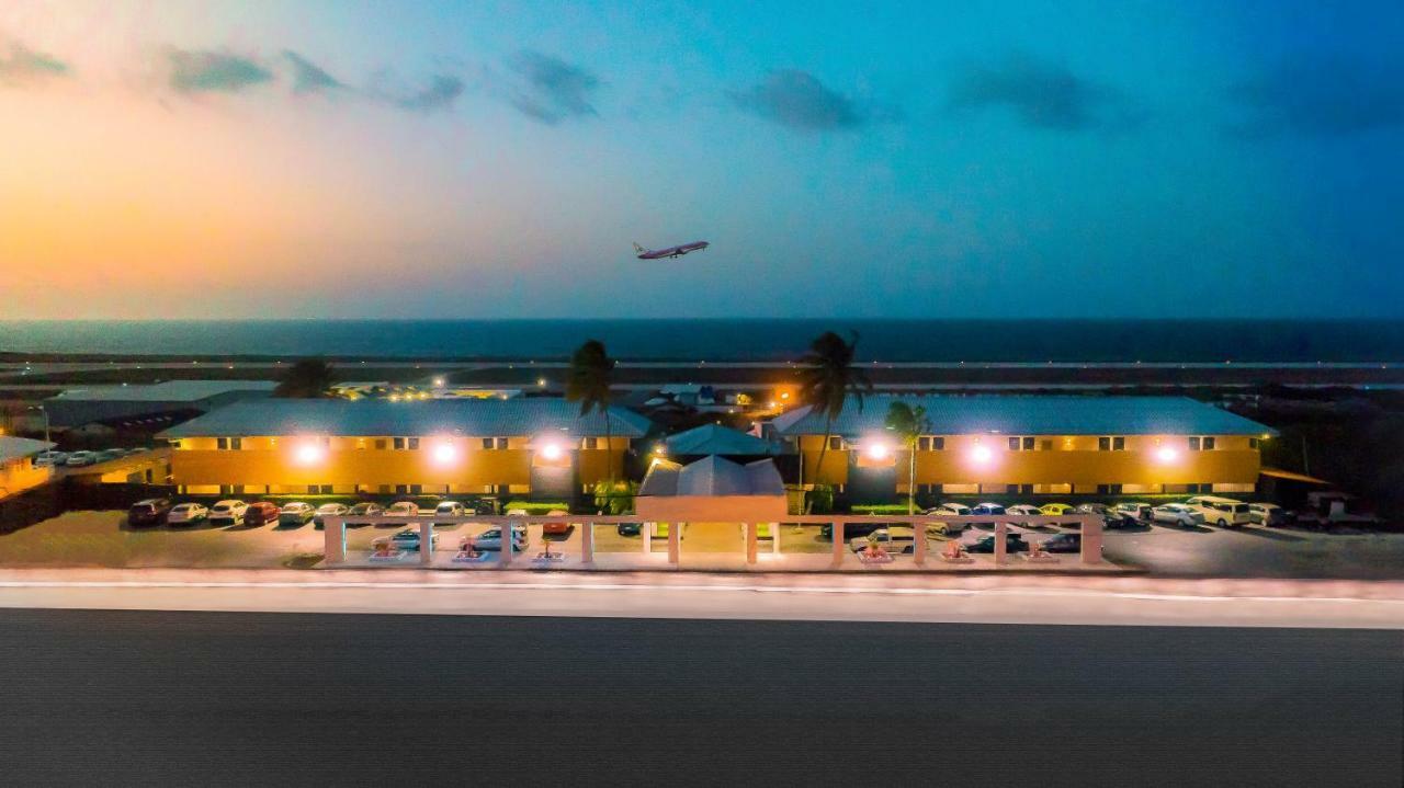 Curacao Airport Hotel วิลเลมสตัด ภายนอก รูปภาพ